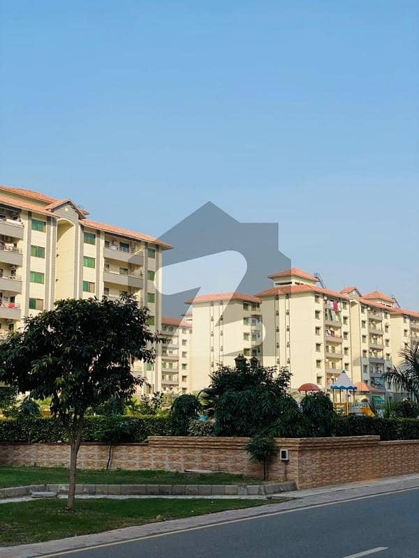 Facing Park Well Mentaind Slightly Used 3 Bedrooms Flat Available