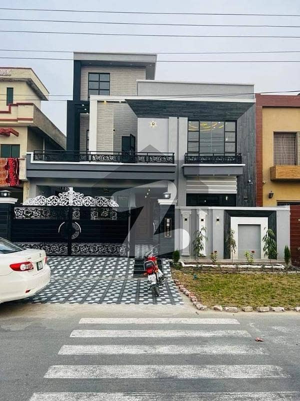 BRAND NEW 10 MARLA HOUSE FOR SALE CENTRAL PARK LAHORE Central Park