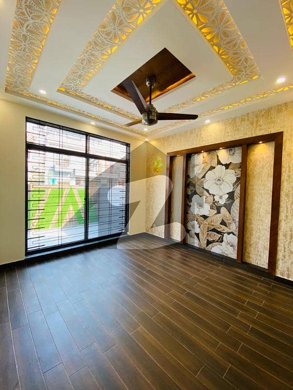 BRAND NEW 10 MARLA HOUSE FOR SALE CENTRAL PARK LAHORE Central Park