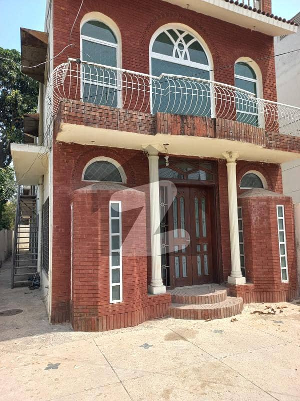 11 Marla House In Model Town D, Block. Model Town Block D, Model Town