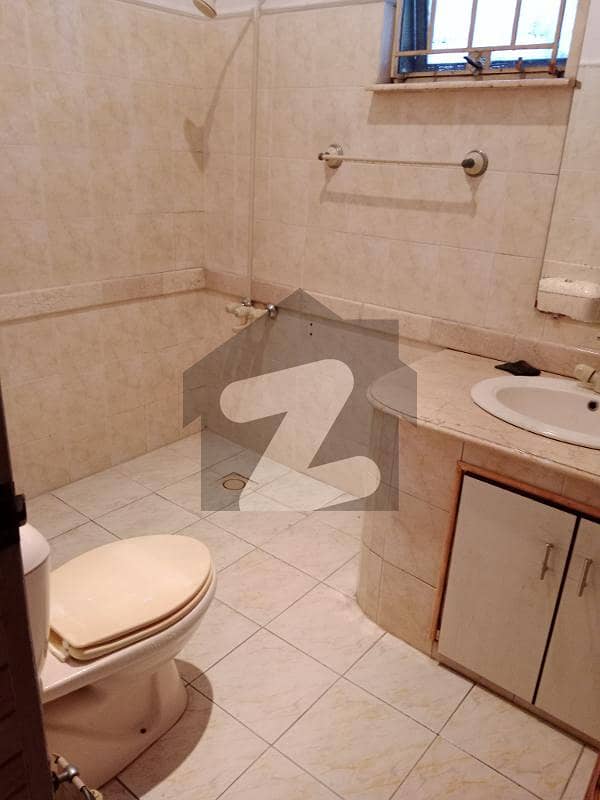 G11 Beautiful location Islamabad 500syd Full House For Rent G11