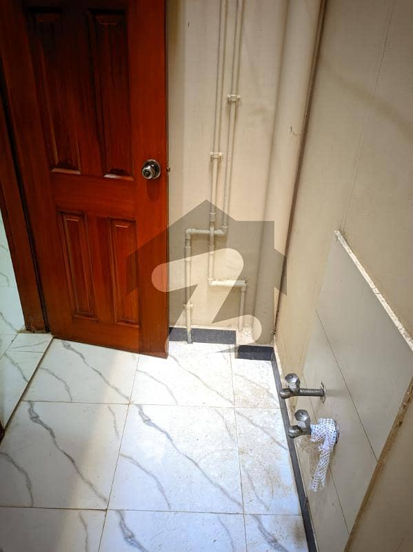 Brand New 4 Rooms Portion On Ground Floor On 120 Yards In Boundary