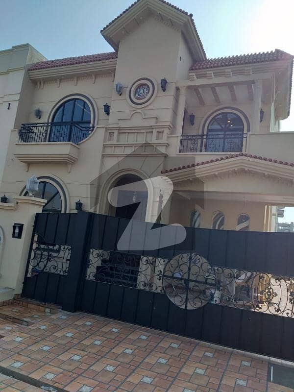 10 Marla Most Luxurious House Available For Sale In City Housing
