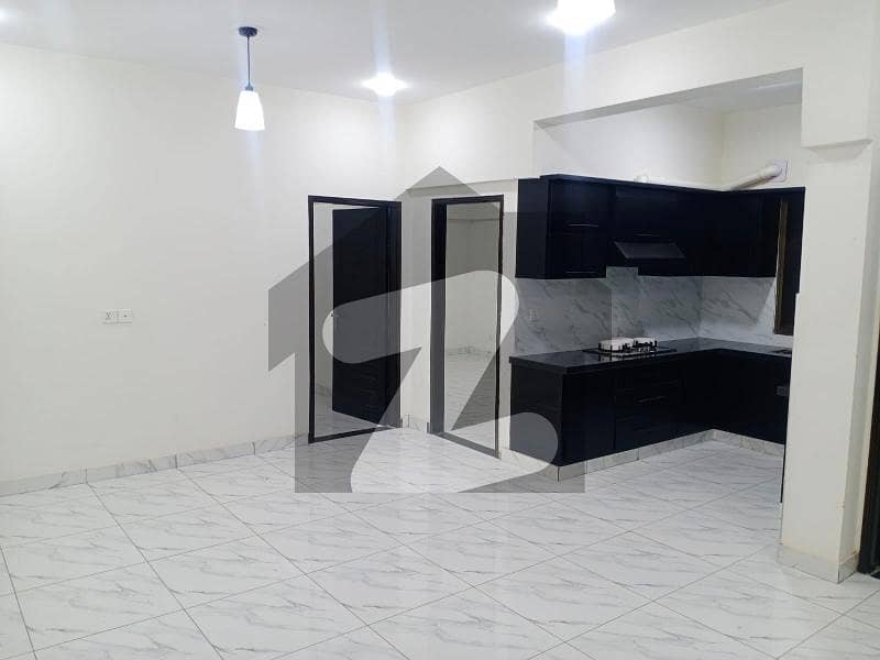 FOR RENT 4TH FLOOR WITH ROOF BRAND NEW FLAT IN KINGS COTTAGES Kings