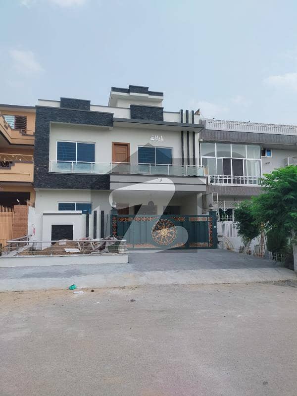 Beautiful Luxury 30 X 60 House For Sale In G13 Islamabad G13/2, G13