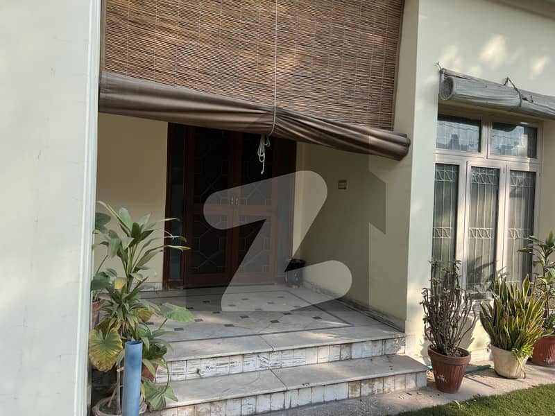 6 Bed Corner House With Gas Available 1.5 Lac Rental Sultan Town, Lahore ID48897783