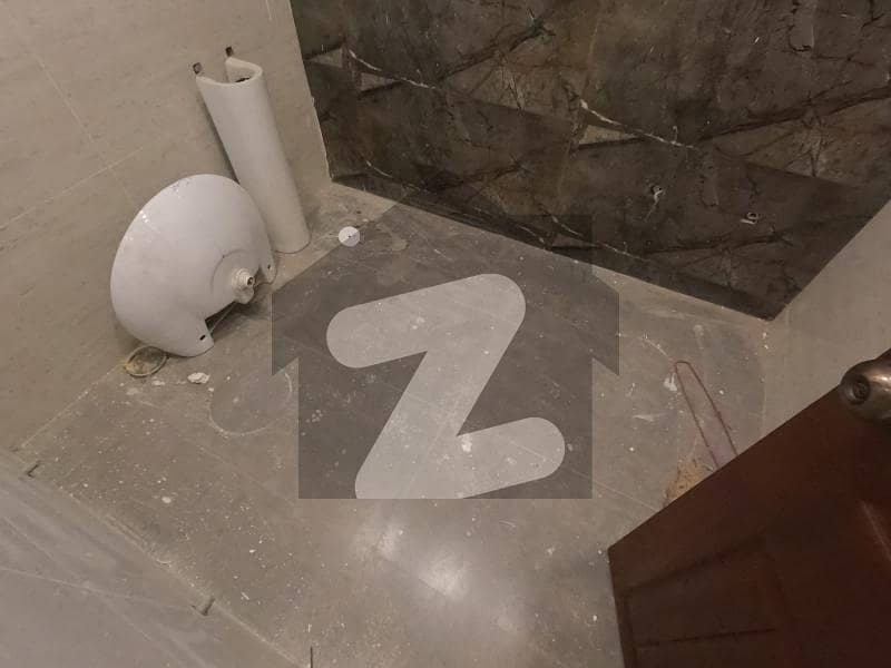 Prime Location 2700 Square Feet Flat In Lateef Duplex Luxuria Lateef