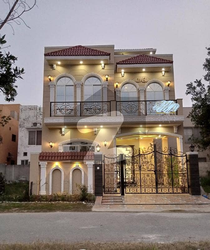 5 MARLA SUPER HOT LOCATION BRAND NEW HOUSE FOR SALE IN DHA RAHBAR BLOCK