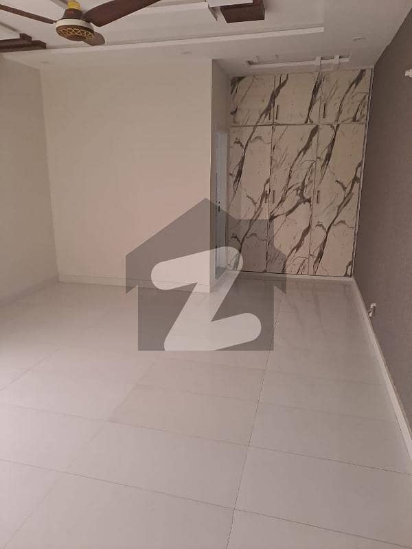 1 Kanal Corner Double Storey House For Sale In Falcon Complex Guldberg
