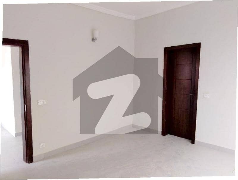Semi Commercia Single Storey House 400 Square Yards For Rent In Gulshan