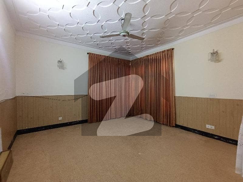 Wellconstructed House Available For rent In Habibullah Colony