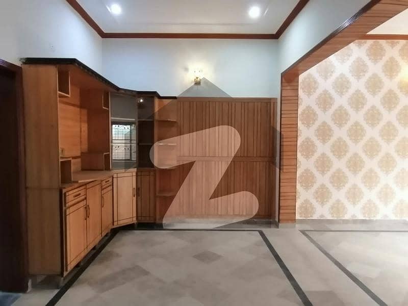 Premium 5 Marla House Is Available For Rent In Model Town Model Town
