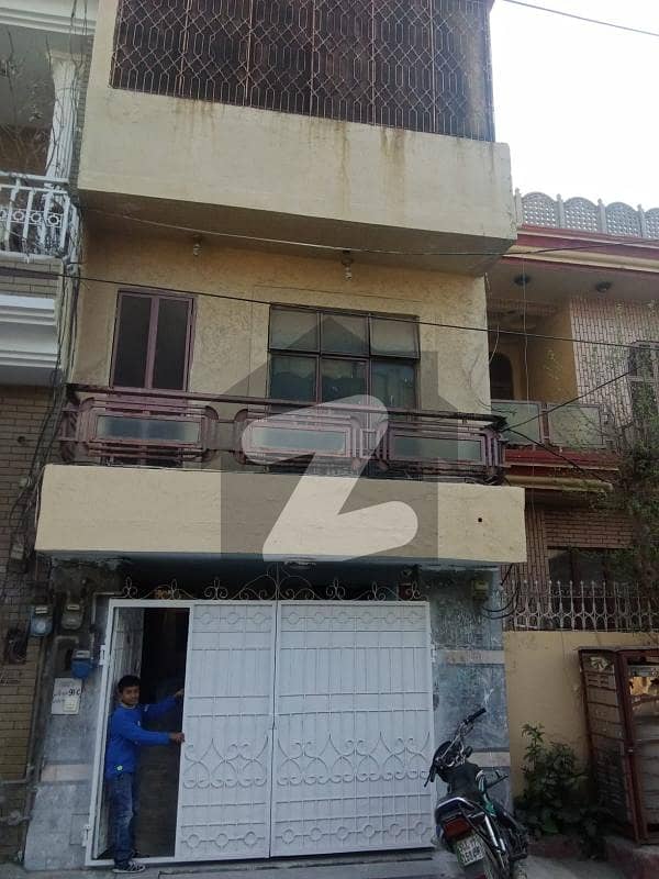 9 Marla Triple Storey House Near School Awan Town Lahore On Investor