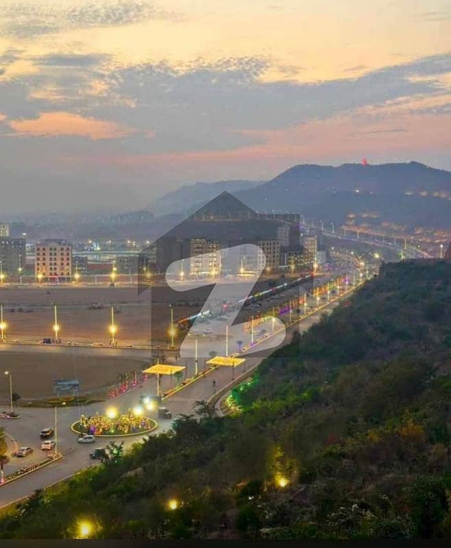 8 Marla Lake Facing Commercial Possessionable Plot in Downtown Block