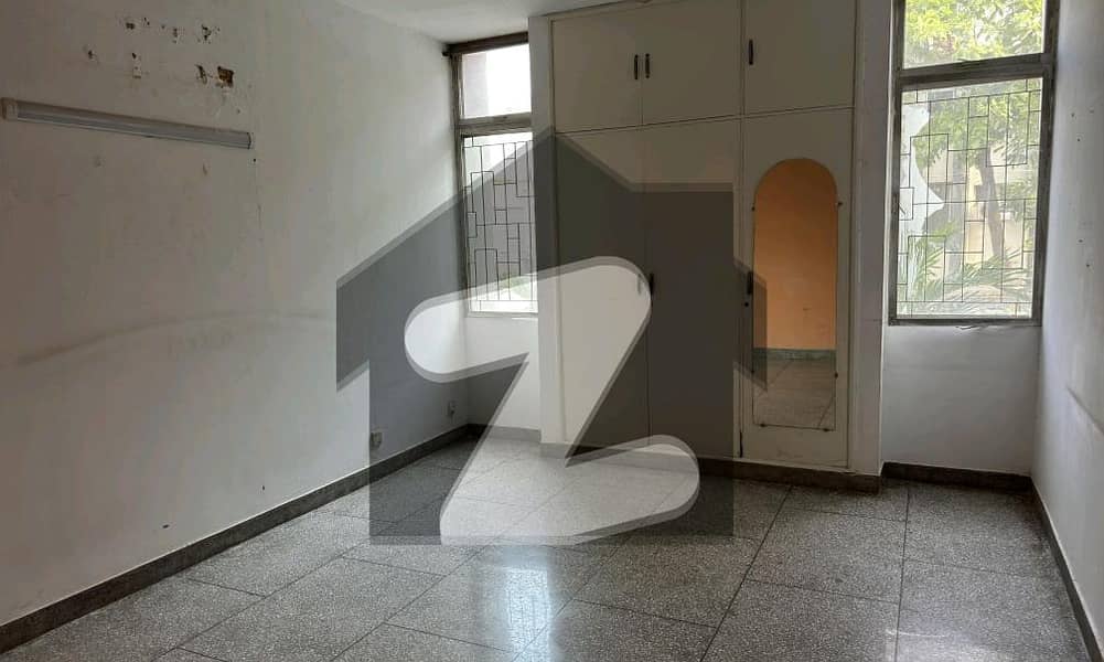 RENOVATED APARTMENT Clifton, Karachi ID49183903