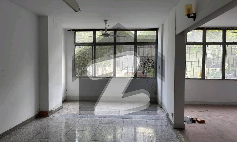 RENOVATED APARTMENT Clifton, Karachi ID49183903