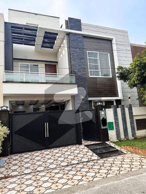 Luxury 5 Marla Brand New House Available For Rent Bahria Town Lahore