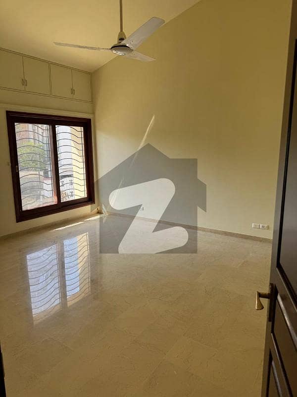 "Exquisite ParkFacing 800Yard House In Navy Housing Scheme Zamzama