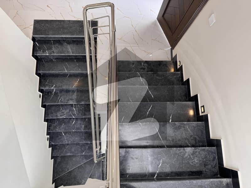 10 Marla Modern House Up For Sale Bahria Enclave Sector C3, Bahria