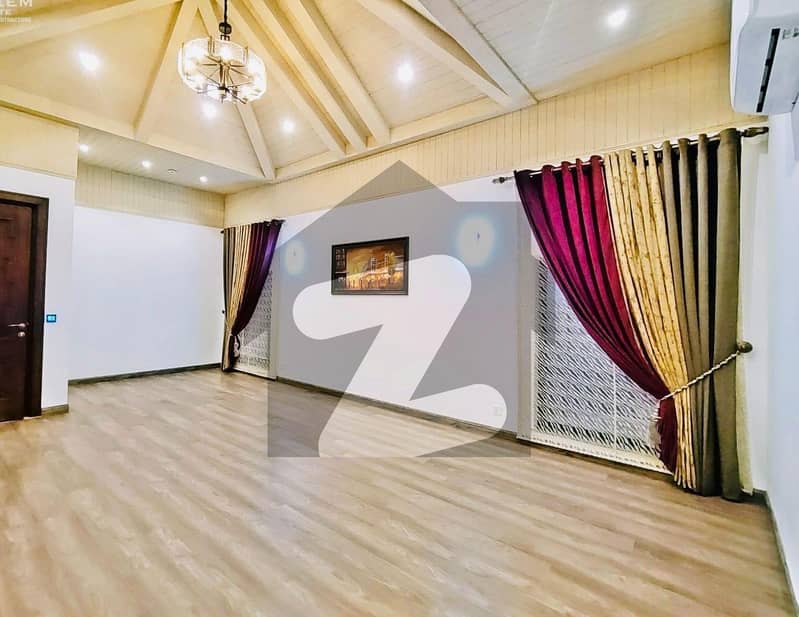 House For Sale Near Central Park Lda Avenue One Behind 150 Feet Road