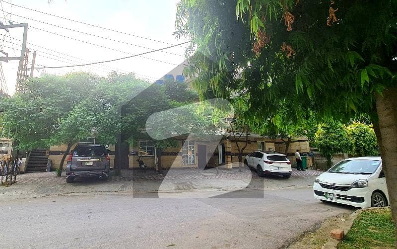 Furnished Studio Apartment Gulberg, Lahore ID49374163