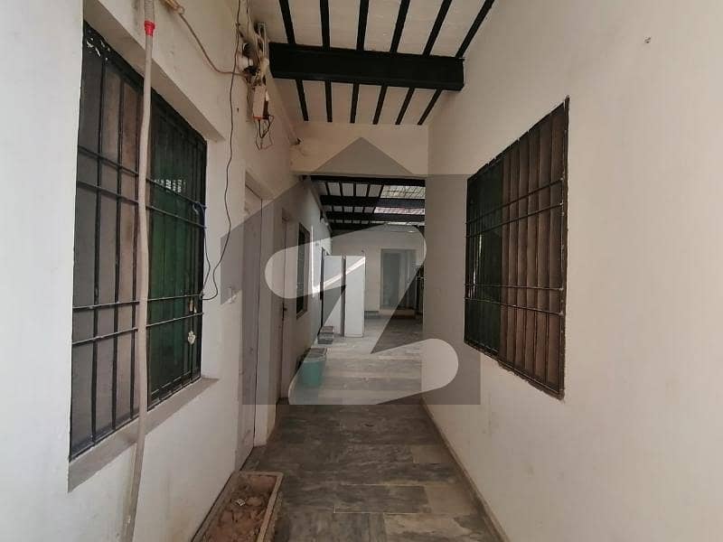 Buying A Flat In Main Market Lahore? Main Market, Gulberg, Lahore