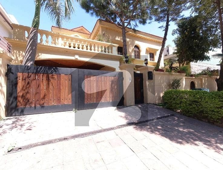 Beautiful And Unique Roman House For Rent In E11/4 E11/4, E11