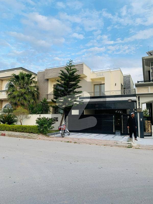 KANAL BRAND NEW HOUSE WITH BASMETN FOR RENT BAHRIA ENCLAVE ISLMBAD