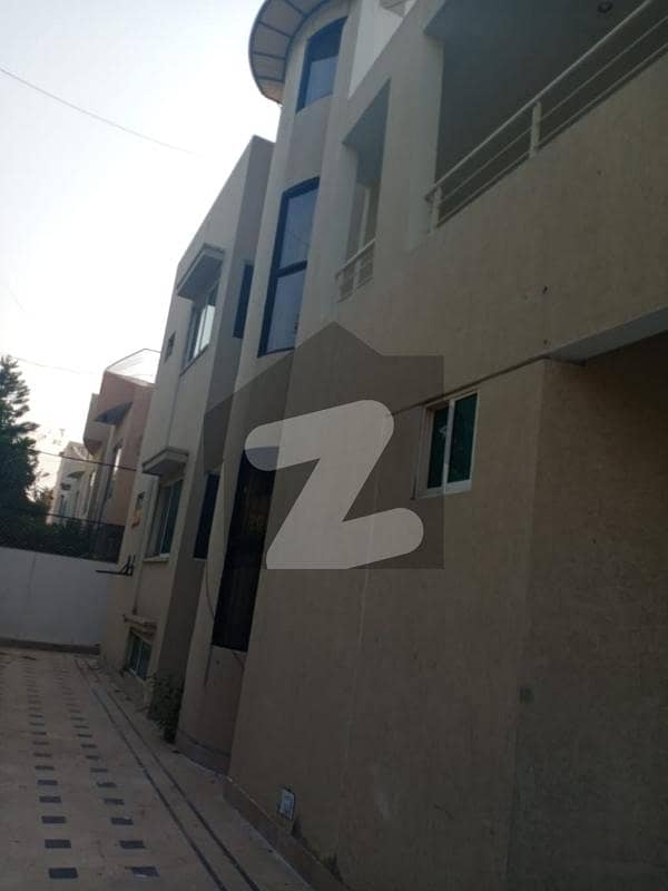 250 Yards Townhouse For Sale In Clifton Block 5 Clifton Block 5