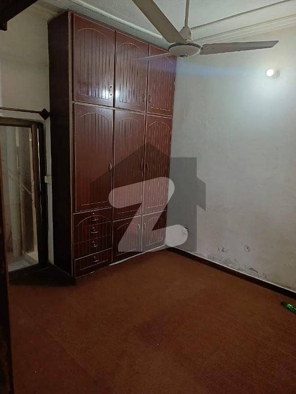 ZONG KURI BAHRIA ROAD G FLOOR 2 BED BECHLOR FAMILY OFFICE. 25000 Kuri