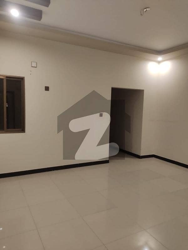 200 Sqyrd portion available for Rent in Kaneez Fatima society Gulshane