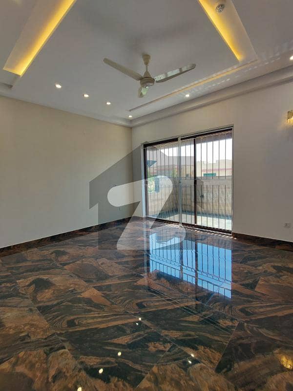 1 KANAL SUPERB LOCATION HOUSE AVAILABLE FOR SALE IN EME SOCIETY EME