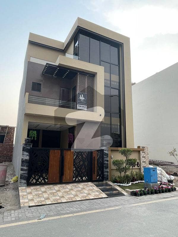 5 Marla Brand New Luxury House Available For Sale in C Block, Etihad