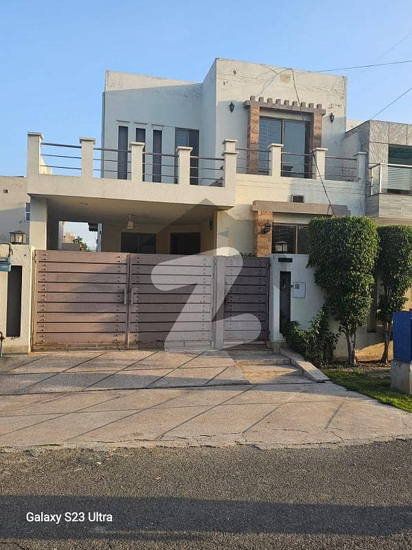 With Basement 5 Beds 10 Marla Ideal Location House for Sale in DHA