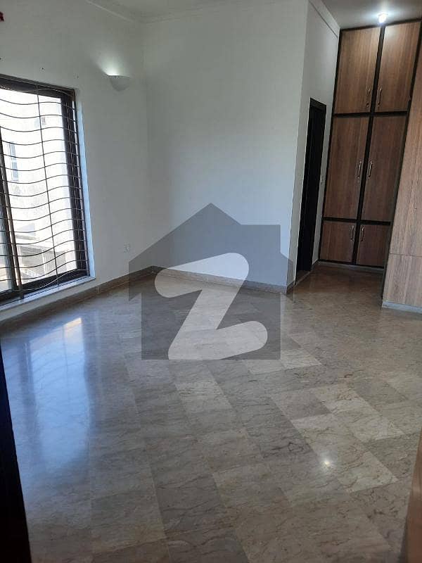 With Basement 5 Beds 10 Marla Ideal Location House for Sale in DHA