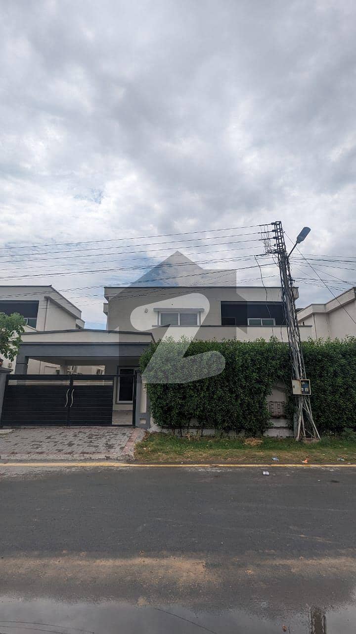 1 Kanal House For Sale In The Heart Of Lahore With Service Lane PAF