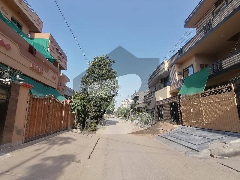 Get This Amazing 10 Marla House Available In Marghzar Officers Colony