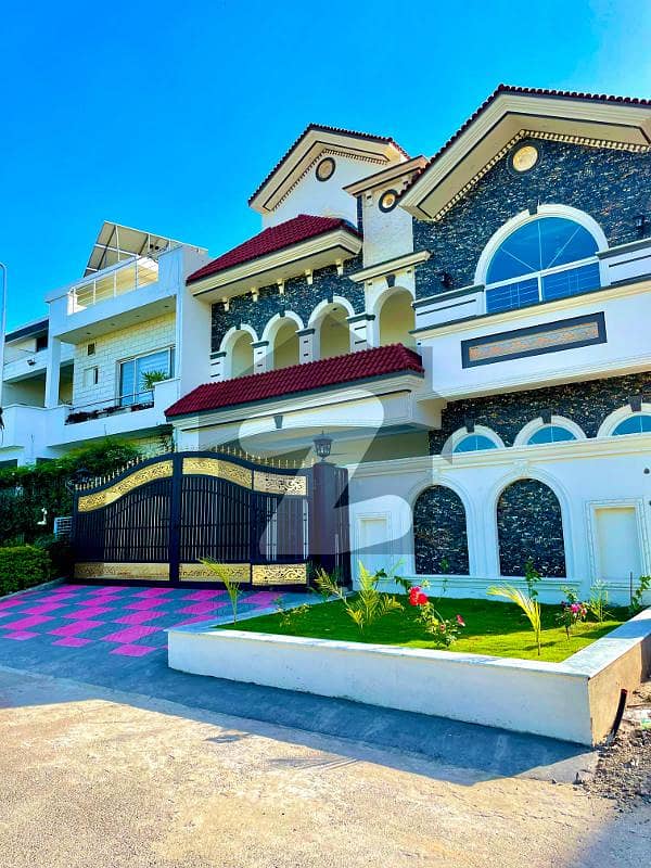 10 Marla Park Face Modern Luxury House For Sale In G13 Islamabad G13