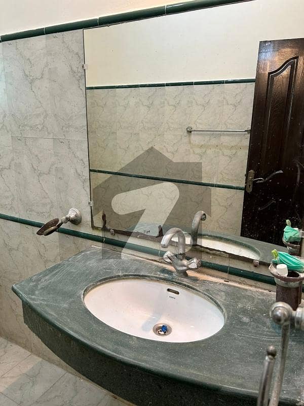 SOUTH WEST SD House Of 311 Square Yards PRIME LOCATION Available For