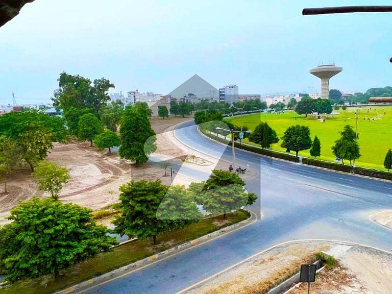 CENTRAL PARK FACING 80 FEET ROAD NEAR TO MASJID PLOT FOR SALE Wapda