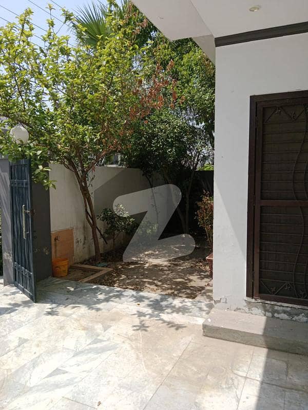 10 MARLA Single Story Independent House For Rent In Central Park