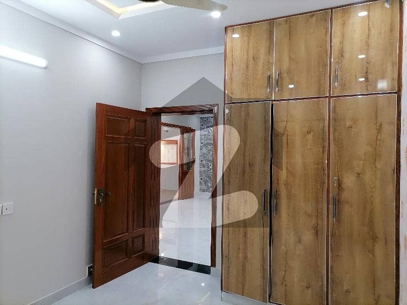 10 Marla Spacious House Is Available In Bahria Town Phase 4 For rent