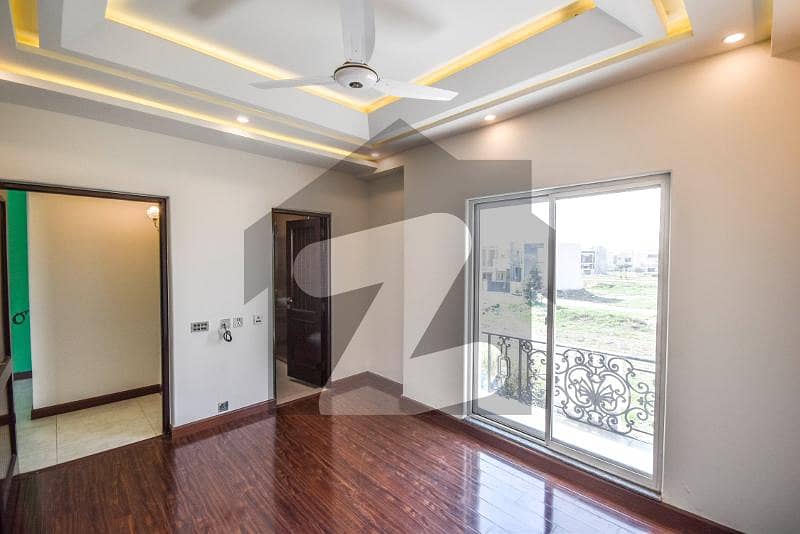 10 Marla Upper Portion Available For Rent In Divine Gardens Facing Park