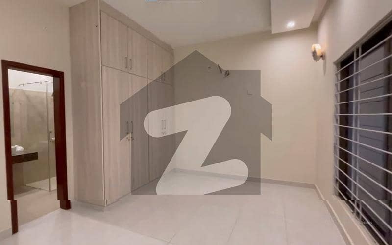 Ready To Move 272sq Yd 4Bed DDL Luxury Villa FOR SALE. Only 4km From