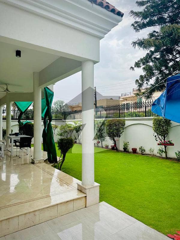 1 KANAL CORNER HOUSE FOR SALE ON URGENT BASIS IN E1 BLOCK Wapda Town