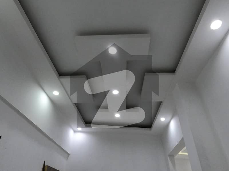 Prime Location Akhtar Colony Flat Sized 950 Square Feet Is Available