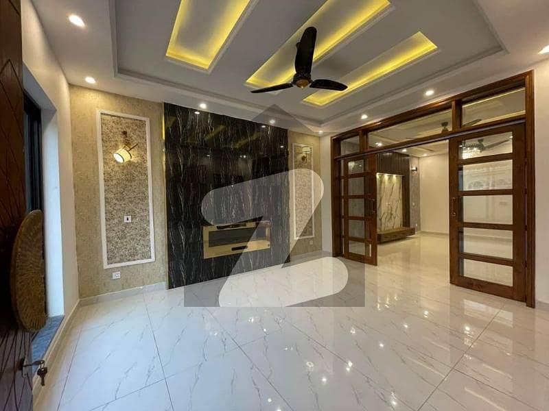 3 Bed Dd Flat Available For Sale Lucky One Apartment, Rashid Minhas
