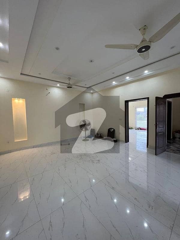 LOCK OPTION 10 MARLA LIKE NEW LOWER PORTION FOR RENT UPPER PORTION