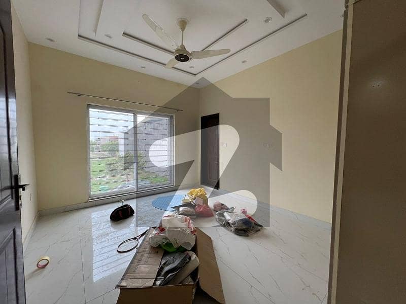 LOCK OPTION 10 MARLA LIKE NEW LOWER PORTION FOR RENT UPPER PORTION