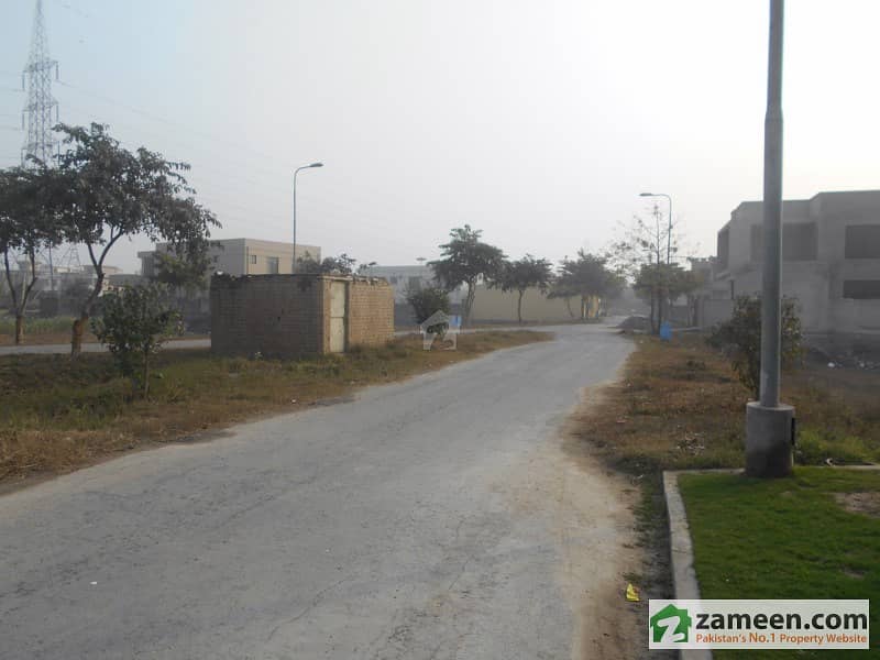 House Is Available For Sale DC Colony Chenab Block, DC Colony